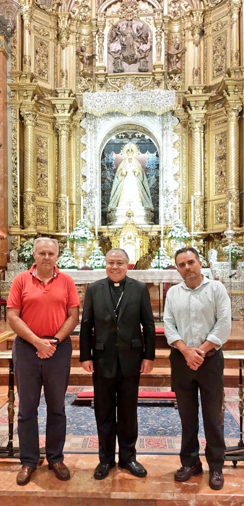 El nuncio del papa visita a la Virgen de la Esperanza – PASIÓN Y ESPERANZA